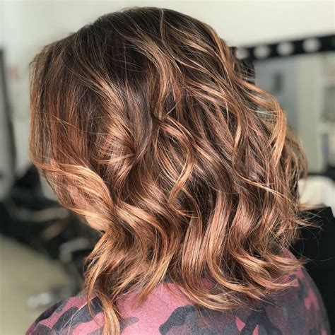 morena iluminada cabelo curto ondulado|Morena iluminada cabelo curto: 30 fotos para se inspirar